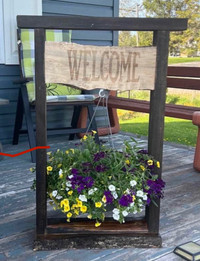  Welcome flower/ plant stand hanger!