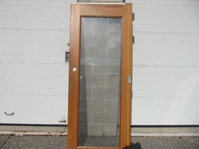 Vintage Solid Wood Core Entrance Door With Glass Circa 1960-70s dans Art et objets de collection  à Région de Mississauga/Peel - Image 4