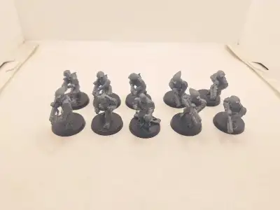 Warhammer 40k 10 poorly assembled tau pathfinders as is, View more