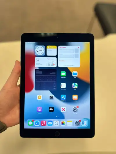 iPad Air 2nd Gen 32GB with warranty, View more