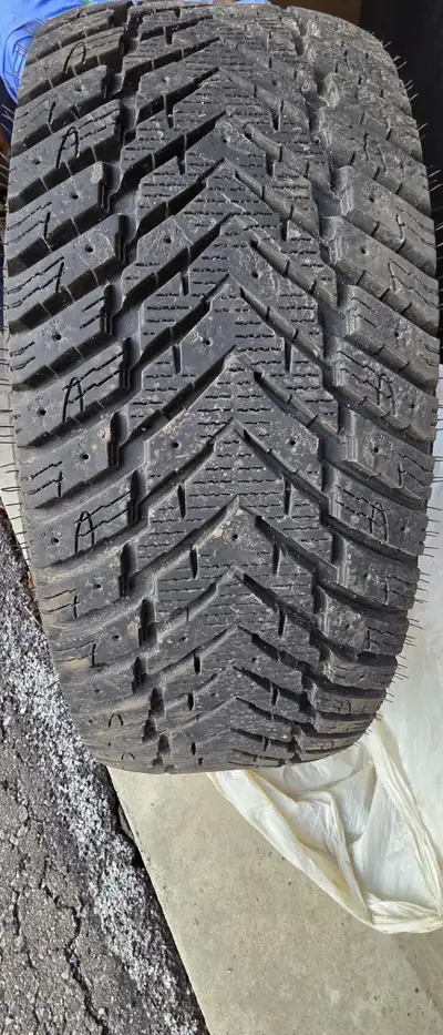 Winter car tires with rim (cash only) Kapsen Icemax RW516 - set of 4 tires Standard Rim 6 1/2 J 215...