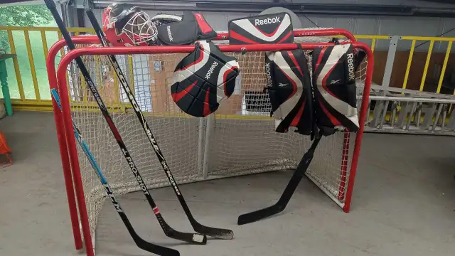 2 hockey nets and equipment (Bradford, not Markham) in Hockey in Markham / York Region - Image 2