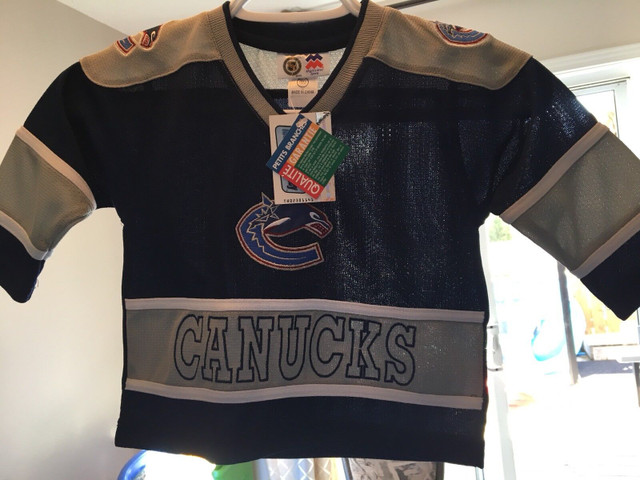 NHL mighty Mac Vancouver Canucks infant hockey jersey in Arts & Collectibles in Gatineau