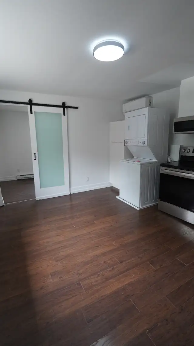 Near Ottawa, in Hull | 1 Bedroom | $1,250 | Available Now