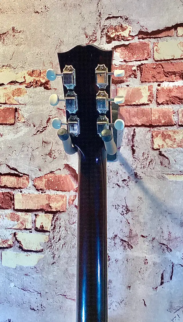 Gibson Southern Jumbo Sunburst - 2001 in Guitars in Oakville / Halton Region - Image 10