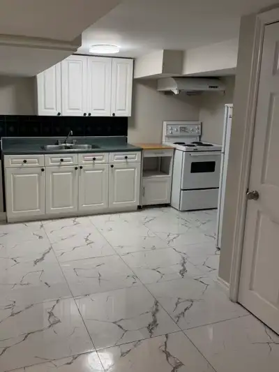 Family Friendly Quiet Community. Close To 401/404. Steps To Ttc, Supermarket . Newly Renovated 3 Bed...