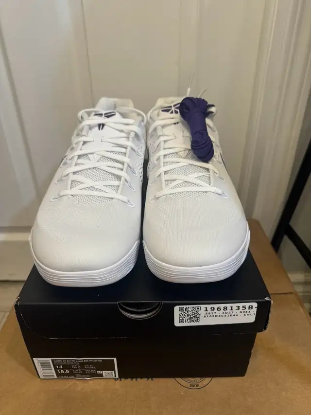 Kobe 9 Elite Protro Low in Men's Shoes in Mississauga / Peel Region - Image 3