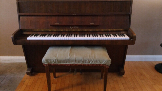 Upright Piano in Pianos & Keyboards in Fredericton - Image 3