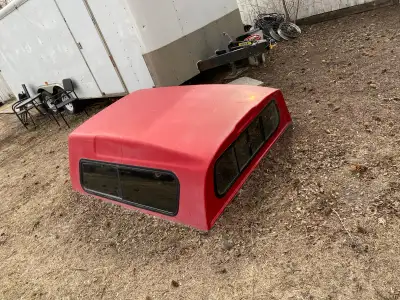 Good shape all glass good don’t fit my 13 ram swb std cab Might fit Dakota or tundra see the photos...