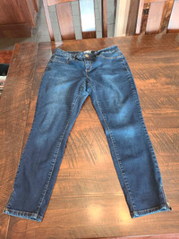 Women's size 12 jeans cropped 