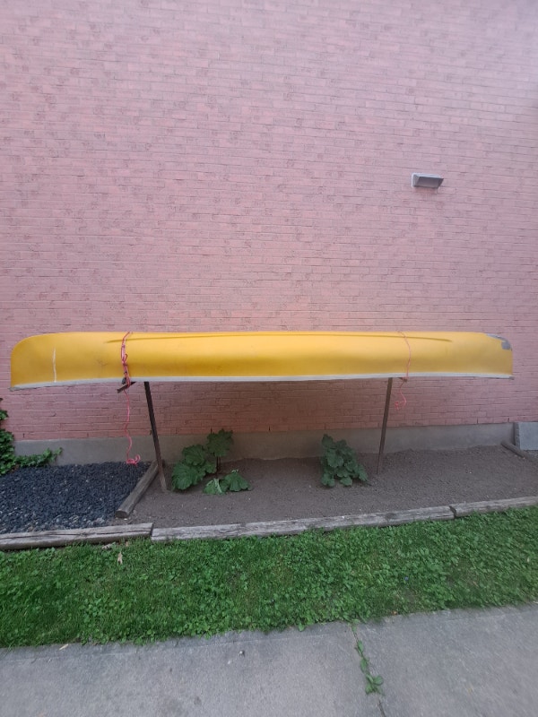 16 ft Fiberglass Canoe Canoes, Kayaks & Paddles London Kijiji