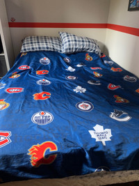 Couvre-lit, rideaux et draps thème hockey 