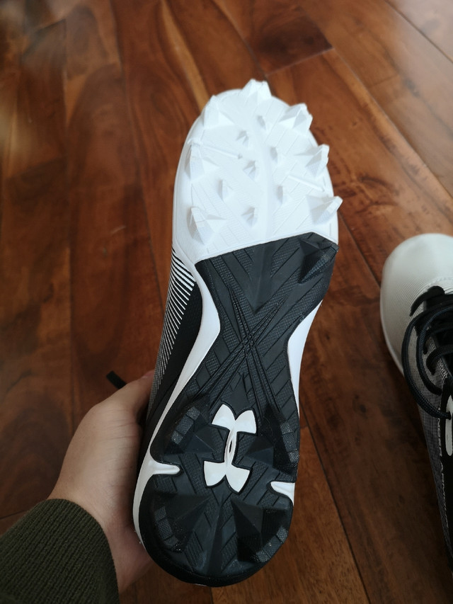 Brand new size 6.5 under armour shoes  in Other in Victoria - Image 4