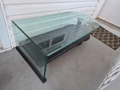 Table en Verre a donner, View more