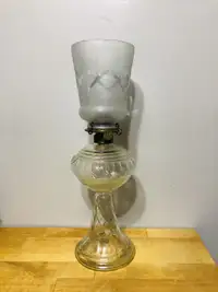 Antique Waterbury Oil lamp 14.5” tall 
