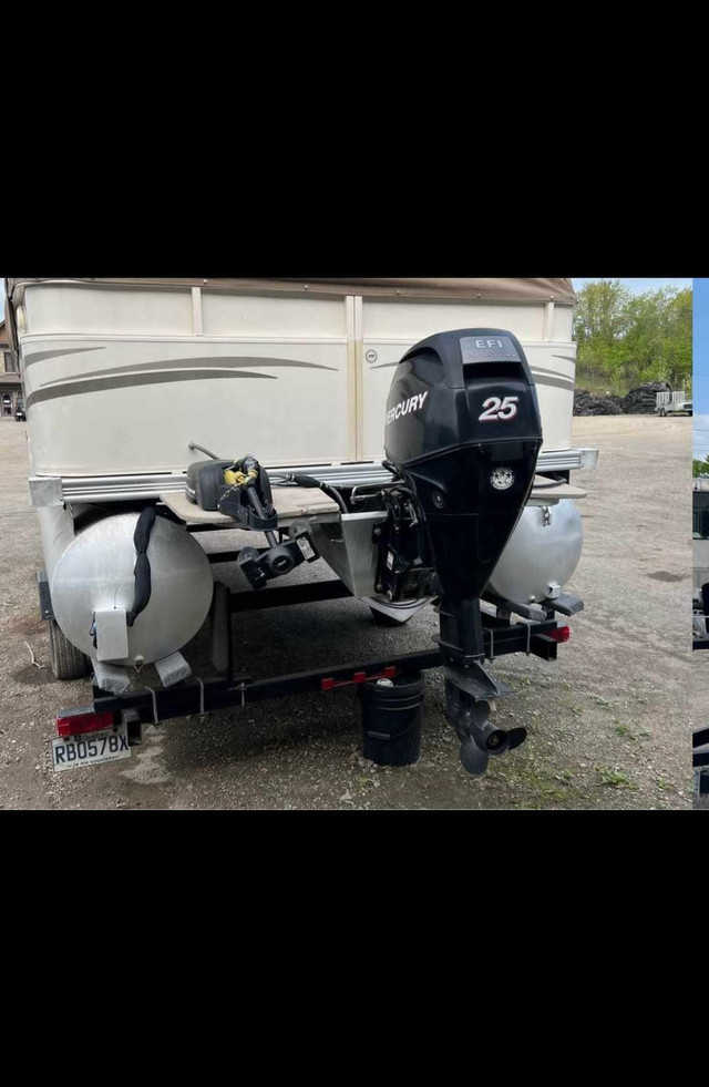 2012 LEGEND PONTOON 20 FT. in Powerboats & Motorboats in Ottawa - Image 2