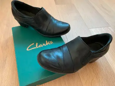 Souliers femme Clarks (grandeur 6), View more