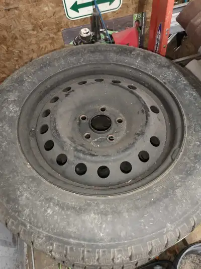 OE 2017 Honda Odyssey winter wheels, TPMS, Bridgestone winter tires, and tires have good tread life...