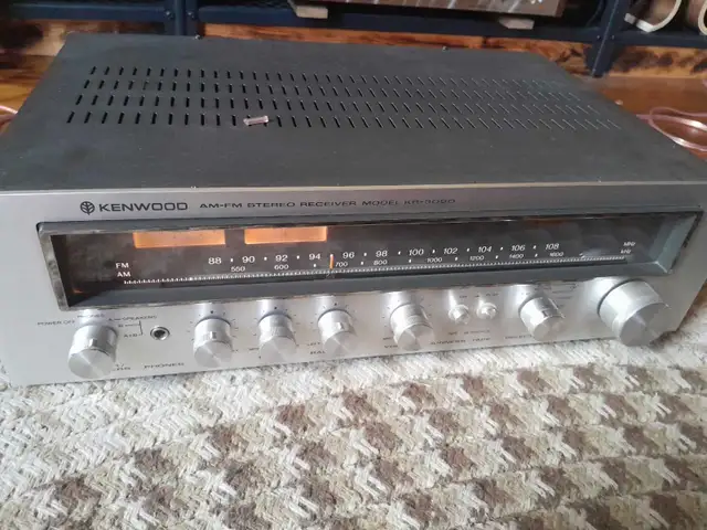 lot of vintage recievers (need repair) in Stereo Systems & Home Theatre in Markham / York Region - Image 4