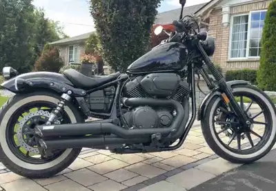 2014 Yamaha Bolt with Vance & Hines twin slash exhaust upgrade. 950cc. Approximately 36,000 km. Runs...