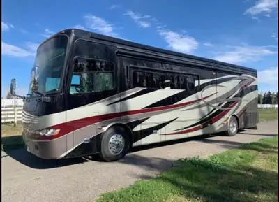 This coach is amazing! Great condition and ready for your adventures. Recently gone through from end...