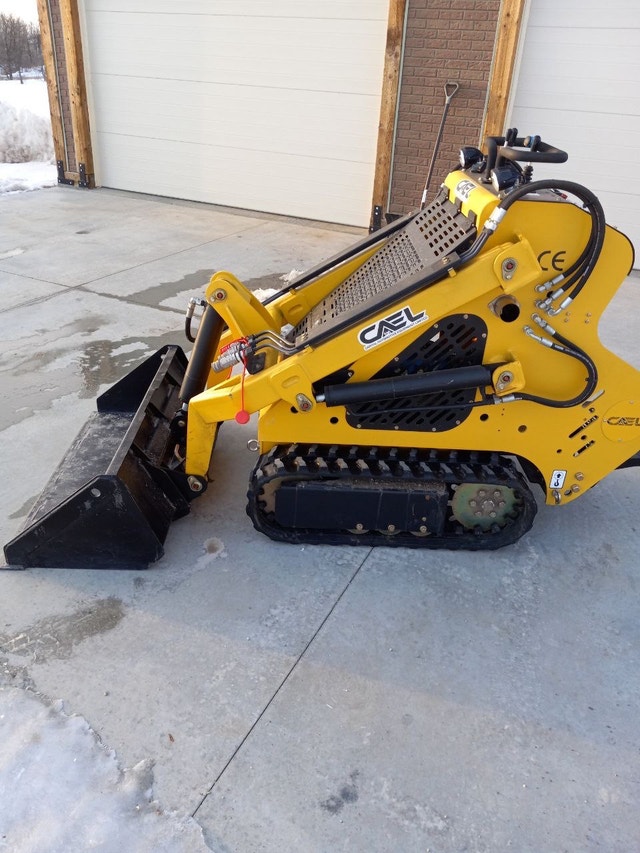 Mini Skid Steer With Briggs & Stratton Heavy Equipment Winnipeg