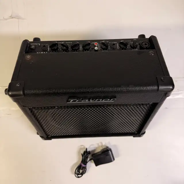 Traynor TVM15 Portable Rechargeable PA Speaker Amplifier in Amps & Pedals in City of Toronto - Image 3