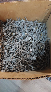 ROOFING NAILS   MIX BOX 2-1/2 " to 1-1/4" ...10 lbs.
