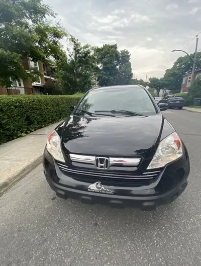 Bonjour, je vends ma Honda CRV 2007 tout equippé pour 5800$ négociable conduit 155000km. La voiture...