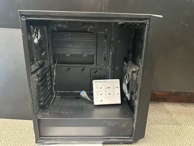 Meshify C Computer Case in Desktop Computers in Windsor Region - Image 3