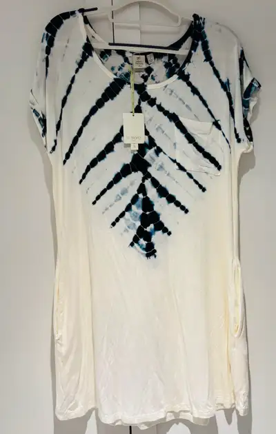 *BRAND NEW WITH TAGS* S/M ~ Women’s Bathing suit cover-up, View more