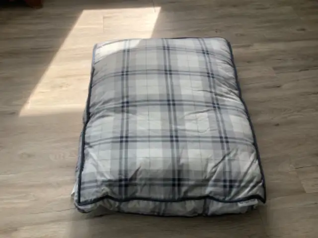 Dog’s bed in Accessories in Moncton - Image 2