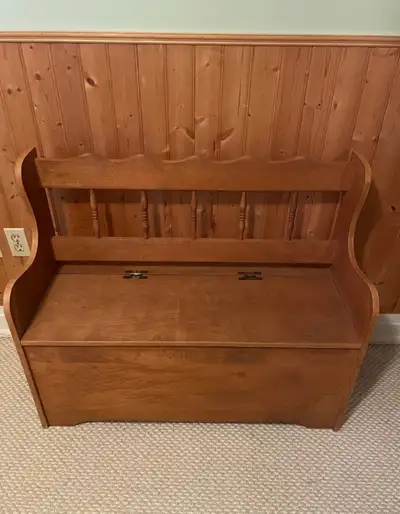 Selling this hallway bench with storage for $10. Could be painted.
