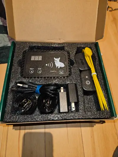 Brand new in box, never taken out, 100% wireless dog fence system. Compare at $120 new. Selling for...