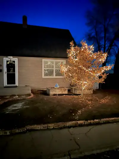 House and Land For Sale - Address: 9 Minto Pl House is right near the end of the cul-de-sac Front ya...