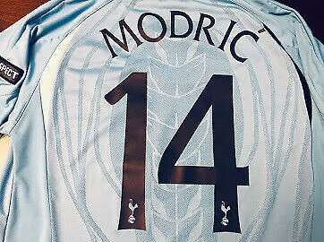 2010-2011 Tottenham Champions League Jersey - Luka Modric – L/XL in Arts & Collectibles in City of Toronto - Image 3