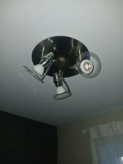 Luminaire pour petite pièce (70pi/cr), View more