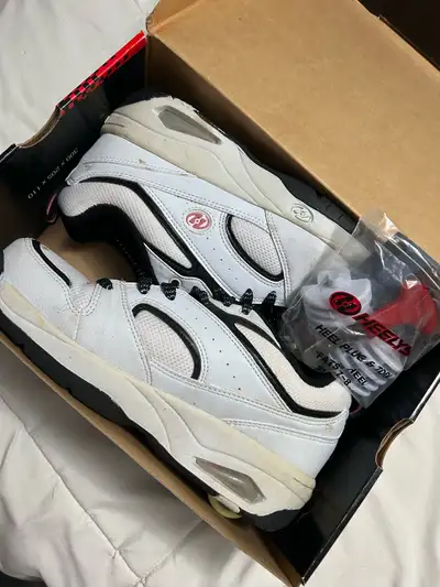 woman’s size 8 original heelys, View more