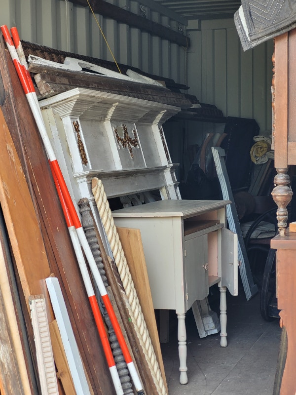 Giant Barn and Yard sale Garage Sales Windsor Region Kijiji