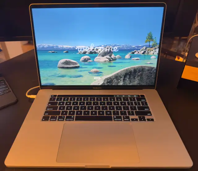 2019 MacBook Pro 16'' MINT in Laptops in City of Montréal - Image 2