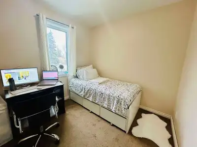 1 Bedroom (First floor) in a house for rent! Location: Arlington St/ Notre Dame Ave. Walking Distanc...