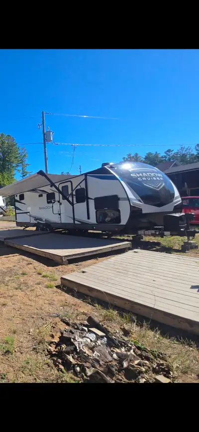 Présentement situé sur un terrain de camping 4 saisons a Val-des-bois Caractéristiques principales T...