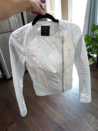 Women's white guess jacket like new size extra small 