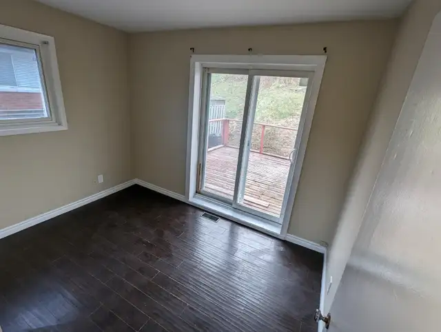 Spacious Main Floor of Bungalow Avail Dec 1st Utilities included in Long Term Rentals in Guelph - Image 10