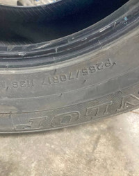 Dunlop 265 70R17 tires 