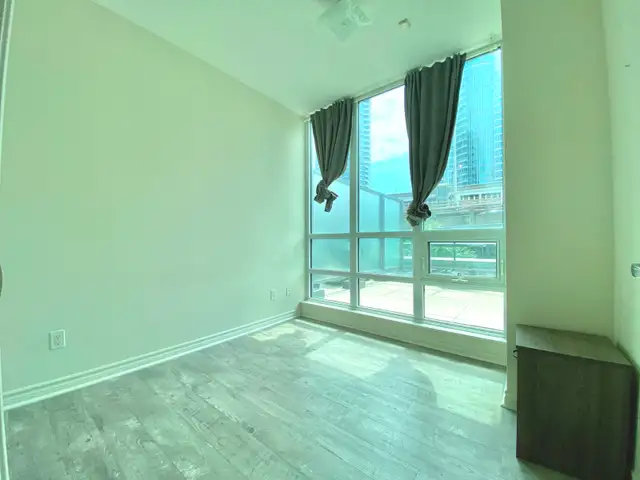 Sought-after Corner w/ Massive Wraparound Terrace | 2 Bed + Den in Long Term Rentals in City of Toronto - Image 7