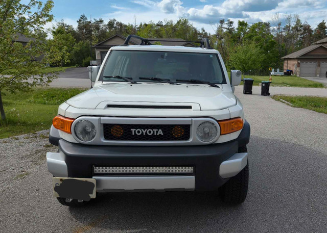 2011 Toyota FJ Cruiser  in Cars & Trucks in Barrie - Image 3