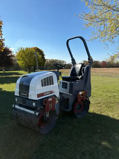 2018 dynapac roller with water and vibrator. Very nice unit Call or text 5195250439