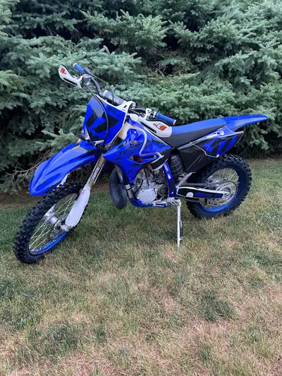 2019 Yamaha yz 250x 49hrs on original top end Comes with top end rebuild kit Ims oversized tank Endu...