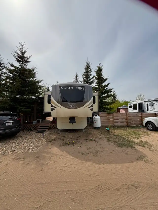 Rare front living room: 2019 Jayco North Point in Travel Trailers & Campers in Red Deer - Image 4